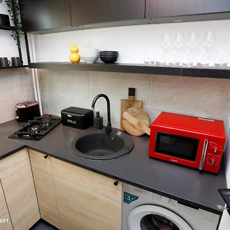 Brand New Lovely Studio Near Metro Station Бухарест Экстерьер фото
